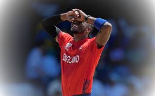 इंग्लैंड के इस धाकड़ गेंदबाज की IPL 2025 Mega Auction में हुई एंट्री? ECB ने दी हरी झंडी