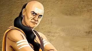 Chanakya Niti : सावधान! दारिद्र्य येण्याआधी घरात आढळतात 'हे' 5 संकेत; चाणक्य सांगतात...