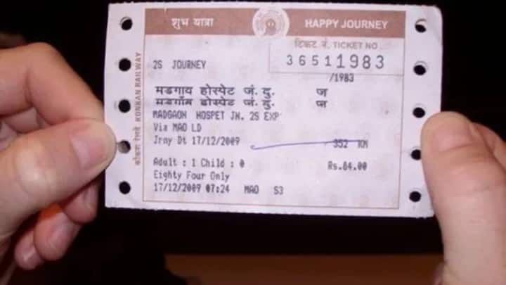 बिना टिकट लिए ट्रेन में ट्रैवल करने पर रेलवे की ओर से जुर्माना लगाया जाता है. लेकिन आपको बता दें रेलवे में कुछ लोगों को बिना टिकट ट्रैवल करने की सुविधा भी दी जाती है. लोगों के मन में सवाल आता है क्या रेल कर्मचारियों पर बेटिकट का नियम लागू नहीं होता.