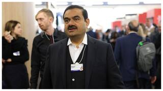 Adani Stocks: અદાણીના શેરમાં સુનામીના કારણે રોકાણકારોને રૂ. 2 લાખ કરોડનું નુકસાન, ગૌતમ અદાણીની નેટવર્થમાં 12 અરબ ડોલરનો ઘટાડો