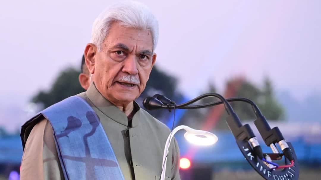 Jammu-Kashmir: 'जम्मू-कश्मीर में अशांति फैलाने वालों को...', उपराज्यपाल मनोज सिन्हा ने दी बड़ी चेतावनी Jammu Kashmir LG Manoj Sinha Said Action will be taken against those who create disturbance in valley ANN Jammu-Kashmir: 'जम्मू-कश्मीर में अशांति फैलाने वालों को...', उपराज्यपाल मनोज सिन्हा ने दी बड़ी चेतावनी