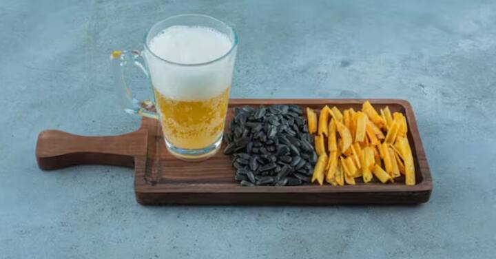 ਸ਼ਰਾਬ ਪੀਣਾ ਸਿਹਤ ਲਈ ਹਾਨੀਕਾਰਕ ਹੈ। ਸ਼ਰਾਬ ਦਾ ਸੇਵਨ ਕਿਸੇ ਵੀ ਤਰ੍ਹਾਂ ਸਿਹਤ ਲਈ ਚੰਗਾ ਨਹੀਂ ਹੈ। ਏਬੀਪੀ ਨਿਊਜ਼ ਉਪਰੋਕਤ ਜਾਣਕਾਰੀ ਦੀ ਪੁਸ਼ਟੀ ਨਹੀਂ ਕਰਦਾ।