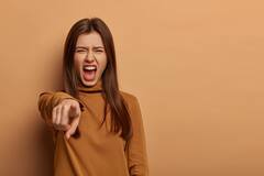 क्या आपको भी आता है बेवजह गुस्सा? ये 5 चीजें स्थिति को बना सकती हैं और भी ज़्यादा गंभीर