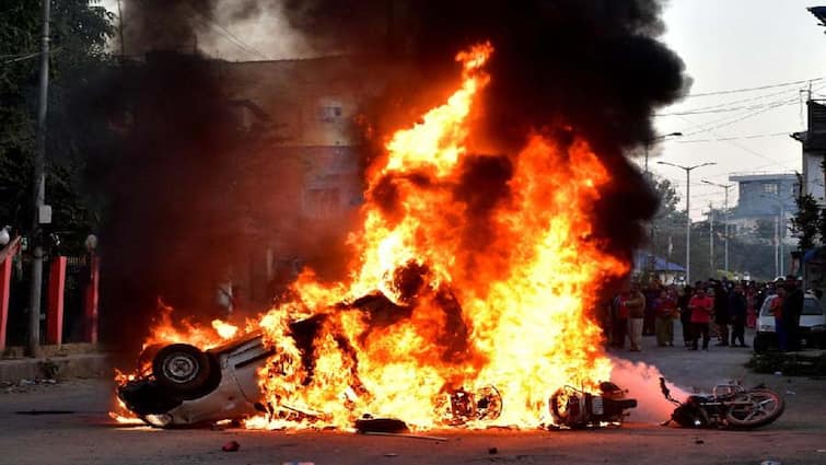 Manipur Ethnic violence Centre sending over 10000 More Soldiers amid riots களமிறக்கப்பட்ட 10,000 ராணுவ வீரர்கள்.. மீண்டும் பற்றி எரியும் மணிப்பூர்!