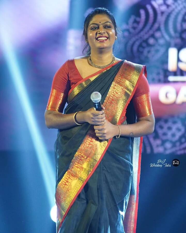 இதில் பெண்களுக்கு மட்டும் அனுமதியில்லை. இதற்கு ஏராளமான புராணக் கதைகள் சொல்லப்பட்டாலும் முதன்மையானதாக கருதப்படுவது ஐய்யப்பன் கன்னிசாமி என்பதாலும், அவர் கட்ட பிரம்மச்சாரி என்பதாலும் தான். ஐயப்பனுக்கு மாலை அணியும் பக்தர்கள் ஒரு மண்டலம் அதாவது 48 நாட்கள் காலை மாலை இருவேளை குளித்து, ஒருவேளை உணவருந்தி ஐயப்பனை நினைத்து விரமிருந்து வழிபட்டு இருமுடி கட்டி ஐயனை காண சபரிமலைக்கு வருவார்கள். இதில் முதல் முறையாக மாலை அணியும் ஐயப்ப பக்தர்கள் கன்னிசாமிகள் என்று அழைக்கப்படுவார்கள்.