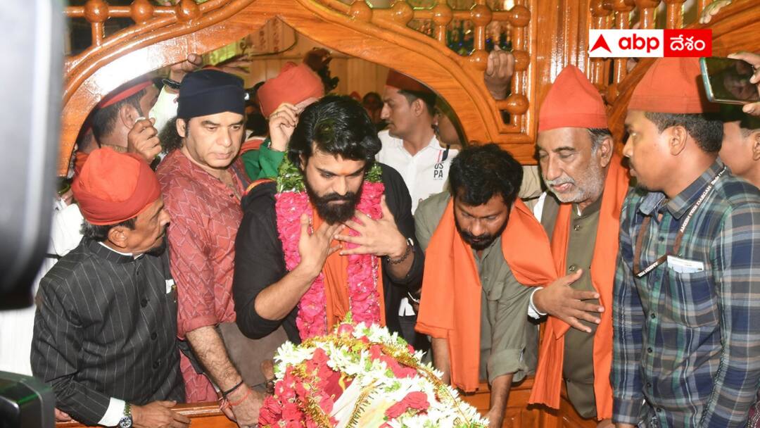 Are people criticizing celebrities for publicity in Ramcharan Darga Issue Ramcharan Hindu: పబ్లిసిటీ కోసం ప్రముఖులపై విమర్శలు - రామ్‌చరణ్ దర్గాను సందర్శించడం కూడా తప్పేనా ?