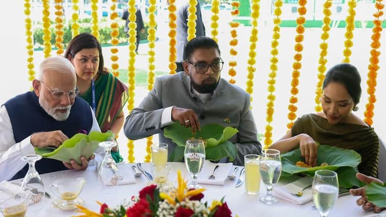 PM Modi says President Irfaan Ali served a 7 curry meal on a water lily leaf 