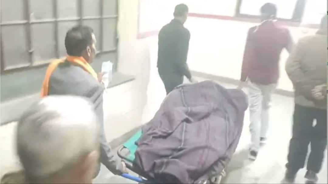 झुंझुनूं में चिता पर लिटाने के बाद जिंदा हुआ शख्स, डरे लोग, डॉक्टरों ने कर दिया था पोस्टमार्टम jhunjhunu man found alive in funeral after doctors declared him dead and postmortem in Rajasthan ann झुंझुनूं में चिता पर लिटाने के बाद जिंदा हुआ शख्स, डरे लोग, डॉक्टरों ने कर दिया था पोस्टमार्टम