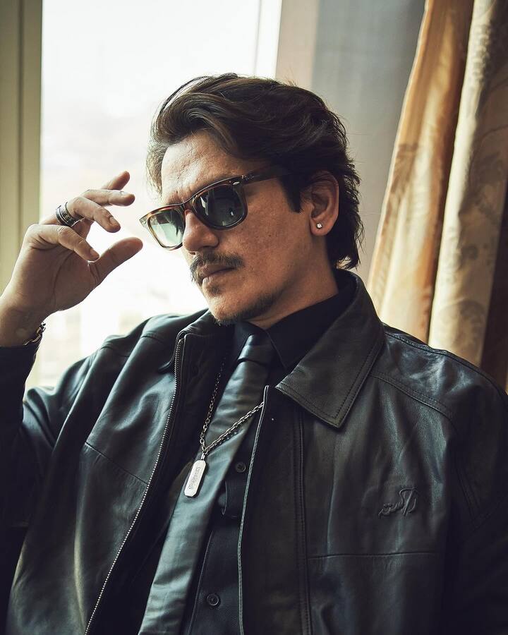 Murder Mubarak: In this film, Vijay played Aakash Dogra, a lawyer caught in a web of intrigue after being accused of murder. His powerful performance kept viewers hooked in the mystery.