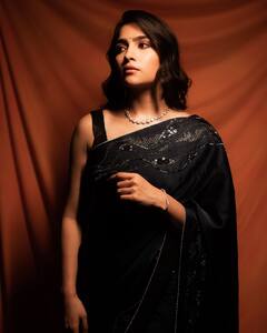 Rukmini Vasanth: రుక్మిణి వసంత్  ట్రెడిషనల్ అండ్ స్టైలిష్ ఫొటోస్..చూస్తే సప్తసాగరాలు దాటేస్తారు!