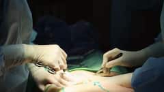 4 घंटे डीप फ्रिज में शव, डॉक्टरों ने पोस्टमॉर्टम में मृत बताया, लेकिन अंतिम संस्कार से पहले जिंदा हो गया शख्स