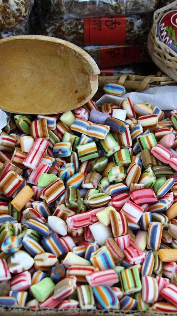 फैक्ट्री में कैसे बनती है टॉफी?