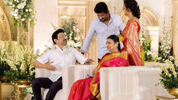 இந்த திருமண நிகழ்வில் தமிழ்நாடு முதலமைச்சர் மு.க.ஸ்டாலின் அவரின் மனைவி துர்கா, துணை முதலமைச்சர் உதயநிதி ஸ்டாலின் அவரது மனைவி கிருத்திகா ஆகியோர் கலந்து கொண்டனர்.