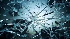 Vastu Tips : पैशांबरोबर 'या' 3 वस्तू चुकूनही ठेवू नका; आयुष्यभरासाठी व्हाल कंगाल