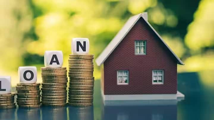 Loan: আপনি যখন হোম লোনের জন্য আবেদন করছেন, তখন সবচেয়ে গুরুত্বপূর্ণ বিষয় হল সুদের হার। আপনার হোম লোনের EMI সুদের হার অনুযায়ী নির্ধারিত হয়।