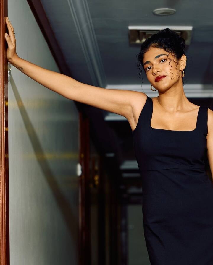 फिल्म में अभिषेक बच्चन और अहिल्या बामरू के अलावा बनिता संधू और जॉनी लीवर भी अहम किरदारों में हैं.