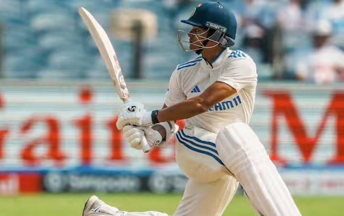 ਯਸ਼ਸਵੀ ਨੇ ਸਾਲ 2024 'ਚ ਹੁਣ ਤੱਕ 34 ਛੱਕੇ ਲਗਾਏ ਹਨ। ਇਹ ਰਿਕਾਰਡ ਇਸ ਤੋਂ ਪਹਿਲਾਂ ਬ੍ਰੈਂਡਨ ਮੈਕੁਲਮ ਦੇ ਨਾਂ ਸੀ। ਨਿਊਜ਼ੀਲੈਂਡ ਦੇ ਖਿਡਾਰੀ ਮੈਕੁਲਮ ਨੇ 2014 'ਚ 33 ਛੱਕੇ ਲਗਾਏ ਸਨ।