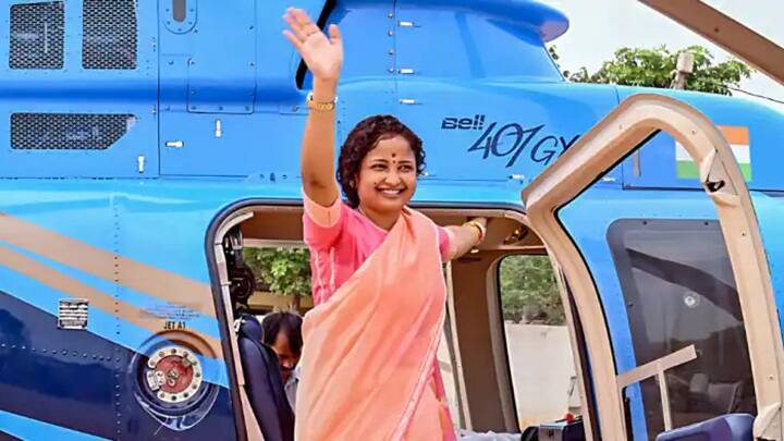 Helicopter Madam Kalpana Soren Helped Hemant Soren victory In Jharkhand election பாஜகவை ஓடவிட்ட கல்பனா.. சோரனை மீண்டும் அரியணையில் ஏற்றிய மனைவி!