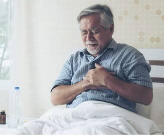 ਪਰ ਜੇਕਰ ਡਾਕਟਰ ਦੀ ਮੰਨੀਏ ਤਾਂ ਉਨ੍ਹਾਂ ਦੀ ਸਲਾਹ ਨਾਲ ਹਾਰਟ ਅਟੈਕ ਦੇ ਖਤਰੇ ਤੋਂ ਬਚਿਆ ਜਾ ਸਕਦਾ ਹੈ।