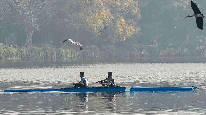 রবিবার সকালে হালকা মাঝারি কুয়াশার সম্ভাবনা দার্জিলিং ও উত্তর দিনাজপুর জেলার কিছু অংশে। সোমবার সকালের দিকে মাঝারি কুয়াশার সম্ভাবনা দার্জিলিং উত্তর ও দক্ষিণ দিনাজপুর এবং মালদা জেলাতে।