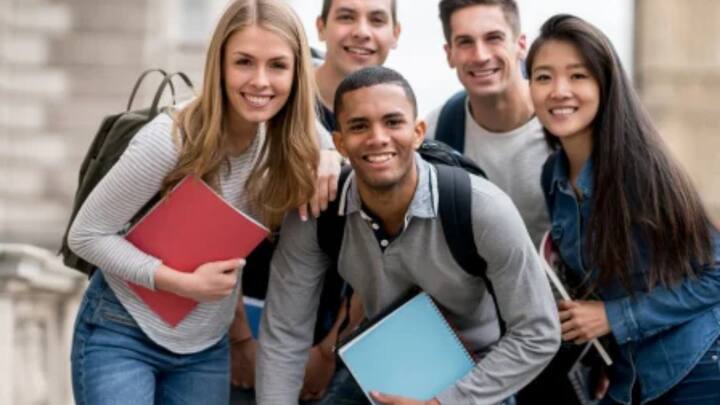 Apart from this, one section will be of descriptive type. This will be for English language in which candidates will have to do Letter Writing and Essay Writing. There will be two questions in this section for which 25 marks are fixed. (Photo credit- social media)
