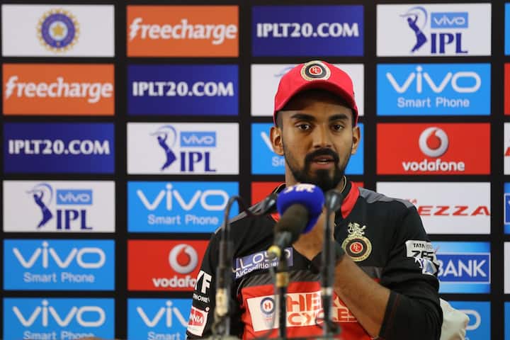 लखनऊ सुपरजाइंट्स के कप्तान केएल राहुल को आईपीएल 2024 के प्रदर्शन के बाद टीम से बाहर का रास्ता दिखा दिया गया. हालांकि, टीम की नजर उन पर है और ये संभव है कि इस बार उन पर बड़ी बोली भी लगे.