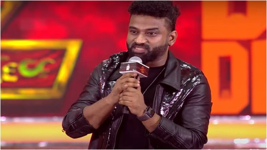 Devi Sri Prasad: నన్ను లేట్ అనొద్దు, నాది ఆన్ టైమ్... పుష్ప 2 మ్యూజిక్ ఇష్యూస్ - నిర్మాతపై దేవి శ్రీ ప్రసాద్ సెటైర్లు Devi Sri Prasad addresses songs background score issues and attacks Pushpa 2 producer Ravishankar on Chennai event Devi Sri Prasad: నన్ను లేట్ అనొద్దు, నాది ఆన్ టైమ్... పుష్ప 2 మ్యూజిక్ ఇష్యూస్ - నిర్మాతపై దేవి శ్రీ ప్రసాద్ సెటైర్లు