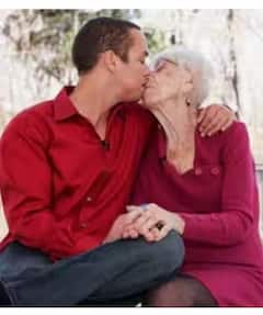 Weird News: 23 ਸਾਲਾਂ ਦੇ ਮੁੰਡਾ ਦਾ 91 ਸਾਲ ਦੀ ਬਜ਼ੁਰਗ ਔਰਤ ਤੇ ਆਇਆ ਦਿਲ, ਵਿਆਹ ਤੋਂ ਬਾਅਦ ਹਨੀਮੂਨ 'ਤੇ ਵਾਪਰਿਆ ਭਾਣਾ