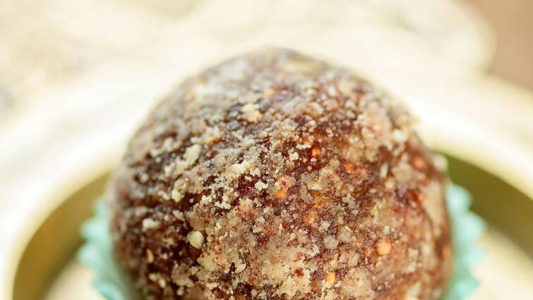 Oats laddu: ஆரோக்கியமான இனிப்பு சாப்பிட விருப்பமா? ஓட்ஸ் லட்டு ரெசிபி இதோ!