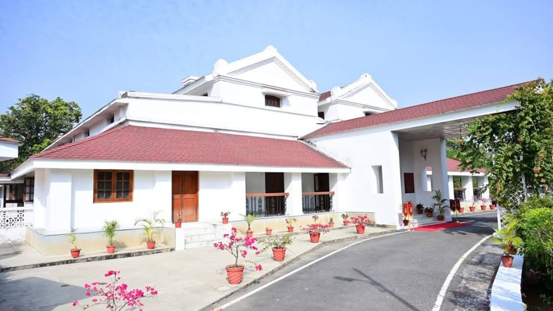 आम जनता के लिए खुला रहेगा देहरादून का 186 साल पुराना राष्ट्रपति आशियाना, बैठक में लिया निर्णय Dehradun 186 year old Rashtrapati Aashiyaana will be opened for public know full details ann आम जनता के लिए खुला रहेगा देहरादून का 186 साल पुराना राष्ट्रपति आशियाना, बैठक में लिया निर्णय