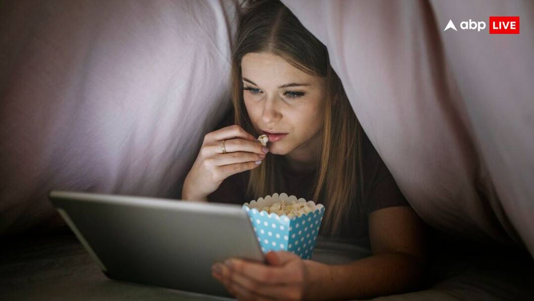 social media side effects negative online content affect mental health study सोशल मीडिया पर निगेटिव कंटेंट खराब कर सकते हैं मेंटल हेल्थ, हो जाएं सावधान- स्टडी