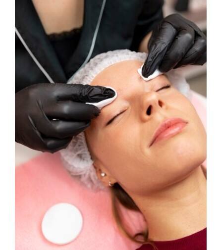 ਥਰਿੱਡਿੰਗ ਦੇ ਤੁਰੰਤ ਬਾਅਦ ਸੂਰਜ ਦੀ ਰੌਸ਼ਨੀ ਦੇ ਸੰਪਰਕ ਤੋਂ ਬਚੋ, ਇਹ ਗਲਤੀ ਚਮੜੀ ਨੂੰ ਵਧੇਰੇ ਸੰਵੇਦਨਸ਼ੀਲ ਬਣਾ ਸਕਦੀ ਹੈ।