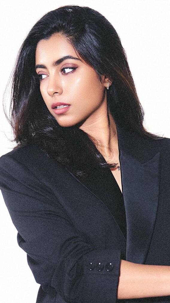 सखी गोखले लवकरच दिसणार आता 'या' हिंदी चित्रपटात !