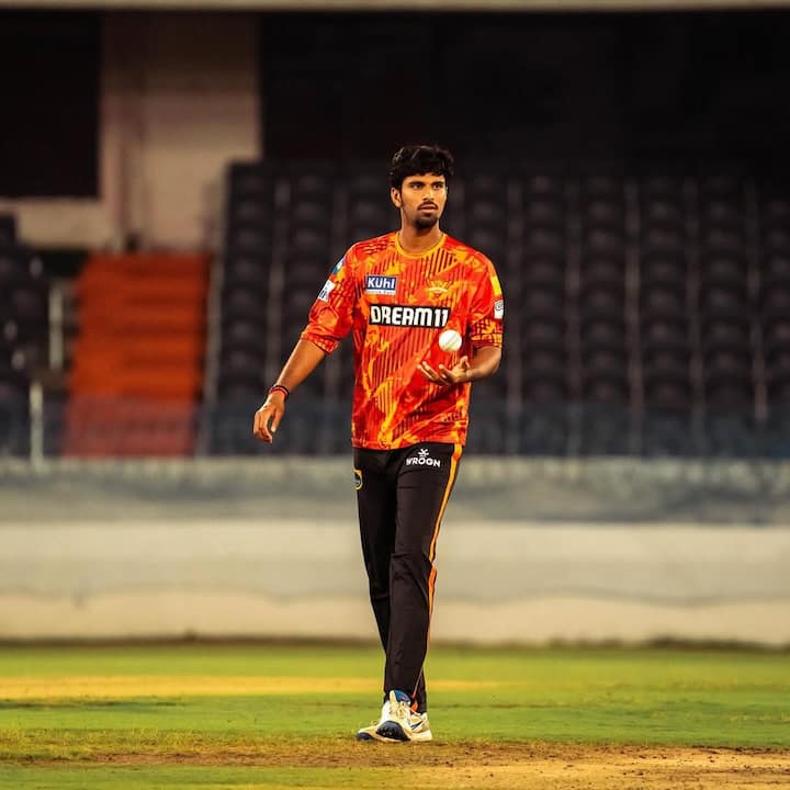 SRH से रीलीज किए गए वाशिंगटन सुंदर पर भी बाकी टीमों की निगाहें हैं. सुंदर का हालिया प्रदर्शन काफी शानदार रहा है. ऐसे में उन पर बड़ी बोली लगाई जा सकती है.