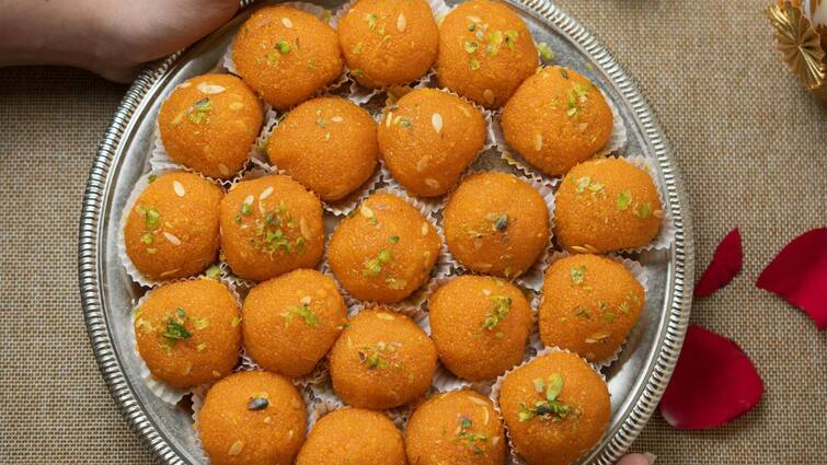 Oats laddu: ஆரோக்கியமான இனிப்பு சாப்பிட விருப்பமா? ஓட்ஸ் லட்டு ரெசிபி இதோ!