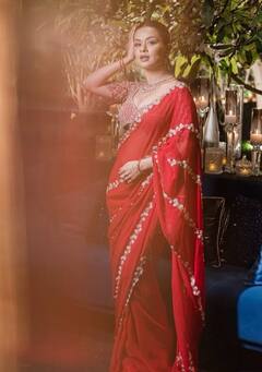 Avneet kaur: રેડ સાડીમાં જોવા મળી અવનીત કૌર, ગ્લેમરસ અંદાજે ચાહકોને બનાવ્યા દિવાના