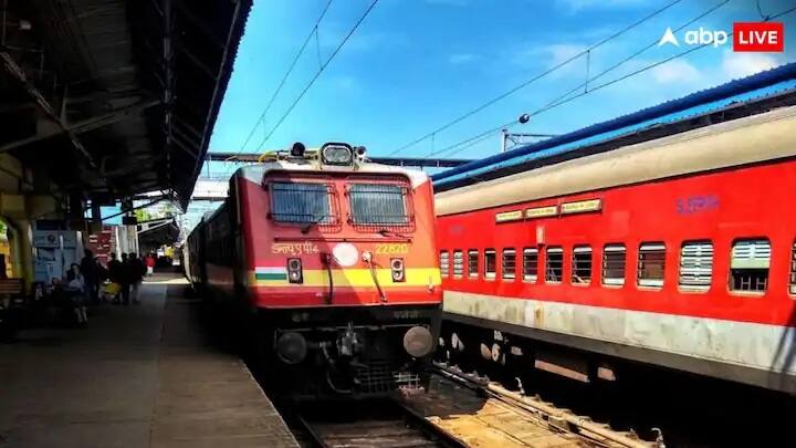 Indian Railway Complaint For Overcharging: ભારતમાં ટ્રેનની મુસાફરી એ સૌથી અનુકૂળ અને સરળ મુસાફરી કહી શકાય. દેશભરમાં દરરોજ કરોડો લોકો ટ્રેન દ્વારા એક જગ્યાએથી બીજી જગ્યાએ જાય છે. ભારતીય રેલ્વે આ લોકો માટે હજારો ટ્રેનો ચલાવે છે.