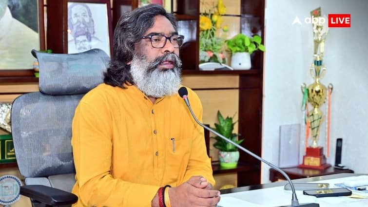 Jharkhand Assembly Elections: झारखंड में भले ही CM बन जाएं हेमंत सोरेन, लेकिन अगले 5 साल तक डराता रहेगा BJP का ये चुनावी आंकड़ा! Jharkhand Assembly Elections 2024 Hemant Soren Wins but BJP vote share will definitely Haunt JMM for next 5 years Jharkhand Assembly Elections: झारखंड में भले ही CM बन जाएं हेमंत सोरेन, लेकिन अगले 5 साल तक डराता रहेगा BJP का ये चुनावी आंकड़ा!