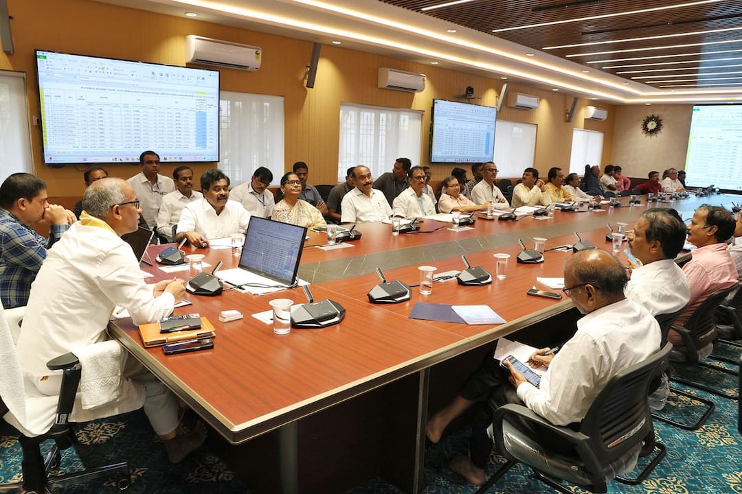 Tirumala news: శ్రీవారి భక్తులకు గుడ్ న్యూస్ - తిరుమలలో 10 రోజులపాటు వైకుంఠ ఏకాదశి దర్శనం Vaikunta Ekadasi Dwara Darshan at Tirumala from January 10 to January 19 Tirumala news: శ్రీవారి భక్తులకు గుడ్ న్యూస్ - తిరుమలలో 10 రోజులపాటు వైకుంఠ ఏకాదశి దర్శనం