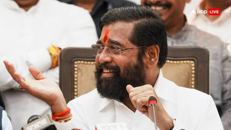 Eknath Shinde meets Sharad Pawar faction leader Jitendra Awhad शरद गुट के नेता जितेंद्र आव्हाड से मिले एकनाथ शिंदे, महाराष्ट्र का सियासी पारा हाई