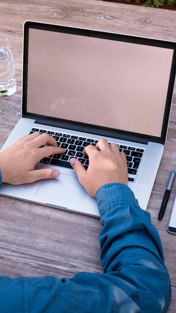 बस एक सेटिंग से बढ़ जाएगा Laptop का बैटरी बैकअप!