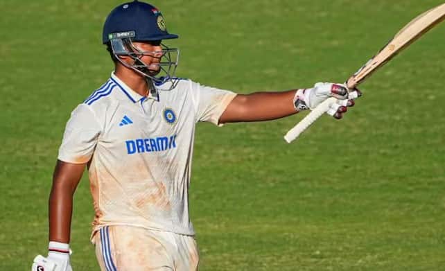 ipl 2025 mega auction rajasthan royals buy vaibhav suryavanshi in 1 crore 13 year old player   IPL 2025 Mega Auction: રાજસ્થાન રોયલ્સે 13 વર્ષના ખેલાડીને બનાવ્યો કરોડપતિ, વૈભવ પર મોટો દાવ 