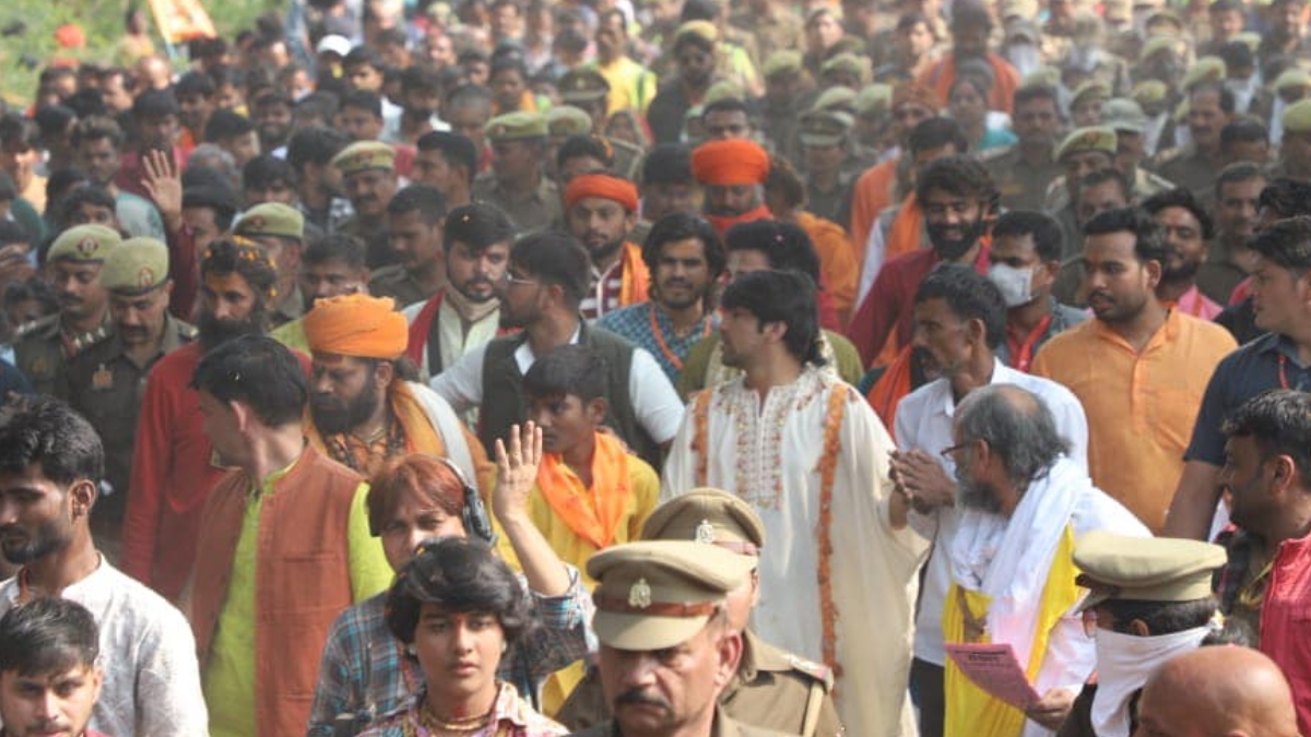 ‘हम दंगा के लिए नहीं, गंगा के लिए निकले हैं’, UP पहुंची पंडित धीरेंद्र शास्त्री की पदयात्रा