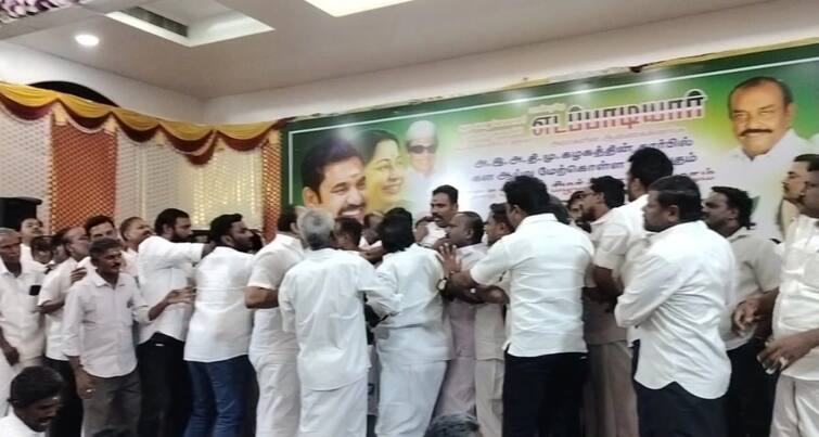 Madurai admk meeting held in push again in the yesterday evening tnn மதுரையில் மீண்டும் தள்ளு, முள்ளு... காரில் புறப்பட்டு சென்ற முன்னாள் அமைச்சர்கள்