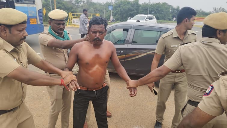 Thanjavur news young suicide attempt in tanjare collector office - tnn கலெக்டர் அலுவலகத்தை பரபரப்பாக்கிய வாலிபர் - என்ன நடந்தது?