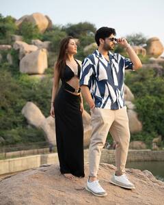 बॉयफ्रेंड करण कुंद्रा संग फिर वेकेशन पर पहुंचीं तेजस्वी प्रकाश, साइड कट ब्लैक ड्रेस में फ्लॉन्ट किया कर्वी फिगर