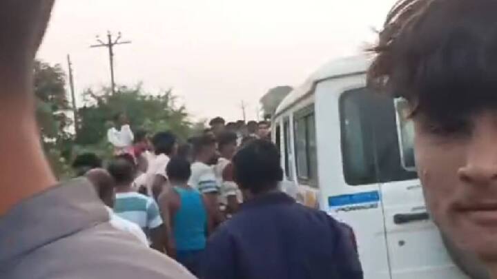 या दुर्घटनेनंतर प्रतापूर प्राथमिक आरोग्य केंद्रात नातेवाईकांची मोठी गर्दी झाली असून आपल्या जखमी नातेवाईकांवर उपचार होण्यासाठी सर्वजण प्रयत्नशील असल्याचे दिसून आले.