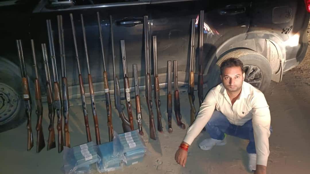 Meerut STF Unit Weapons Smuggler in Encounter included Police Inspector Son ann डॉन के लिए हथियारों की तस्करी करता था दारोगा का बेटा, STF ने 17 बंदूक-700 कारतूस के साथ दबोचा