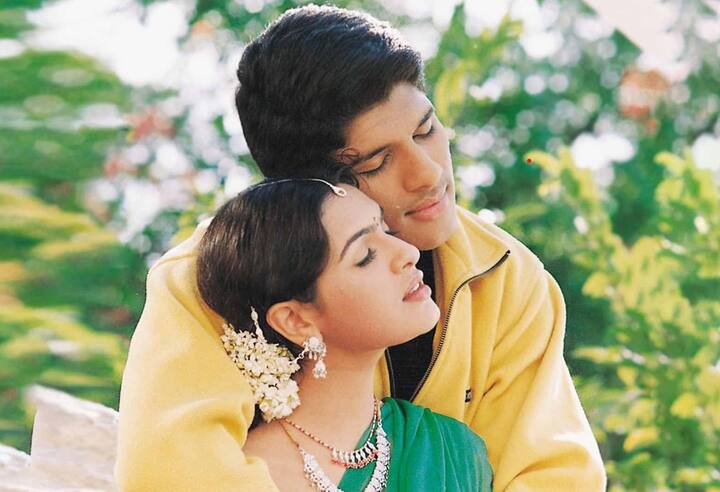 साल 2003 में अल्लू अर्जुन की सुपरहिट डेब्यू फिल्म गंगोत्री के रिलीज के बाद अल्लू को खाली बैठना पड़ा. ये बात उन्होंने खुद बताई थी. उनका कहना था कि सुकुमार ही वो पहले फिल्म मेकर थे जो उस बुरे दौर में उनके पास उनकी दूसरी फिल्म आर्या लेकर आए.