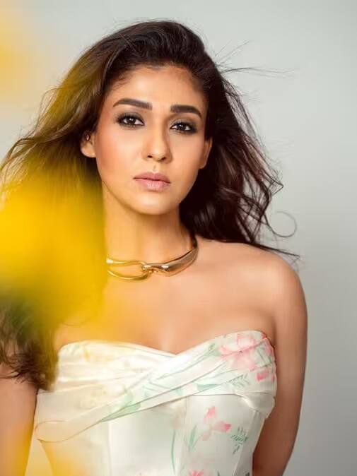 નયનતારાને લેડી સુપરસ્ટાર કહેવામાં આવે છે. તેણીએ દક્ષિણમાં ઘણી સુપર ડુપર હિટ ફિલ્મો આપી છે અને ગયા વર્ષે અભિનેત્રીએ શાહરૂખ ખાન અભિનીત ફિલ્મ જવાનથી બૉલીવુડમાં પ્રવેશ કર્યો હતો. જવાન મેગા બ્લૉકબસ્ટર હતી.